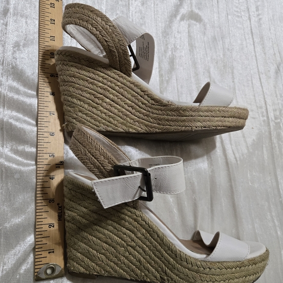 Kohl's White Espadrille Sandals Size 7 1/2 EUC Worn Once!! - Picture 4 of 6